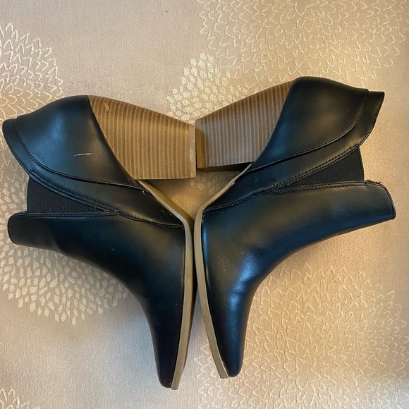 A.N.A. Heeled Boots - Picture 3 of 5